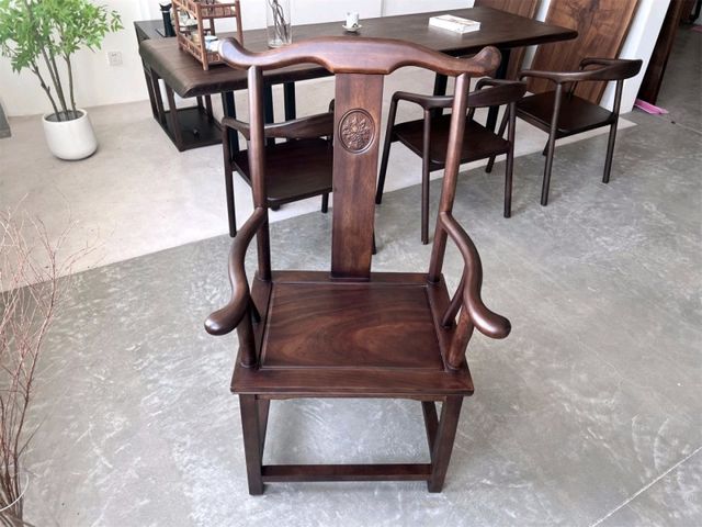 Walnut Chairs VZ-592